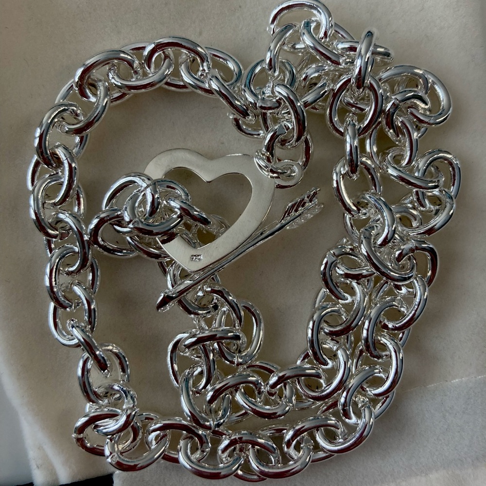 🌟 Silver Chunky Heart Pendant Necklace - Picture 3 of 3